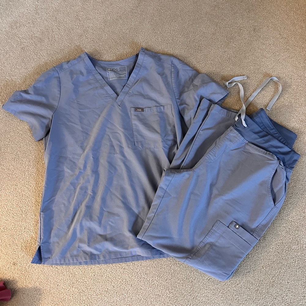 Fig Scrubs- Blue size Large - Matching Set!